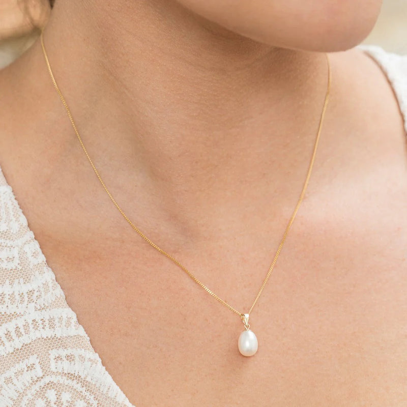 Ikecho 9ct Yellow Gold White 7.5mm-10.5mm Freshwater Pearl "Gold Moon" Pendant