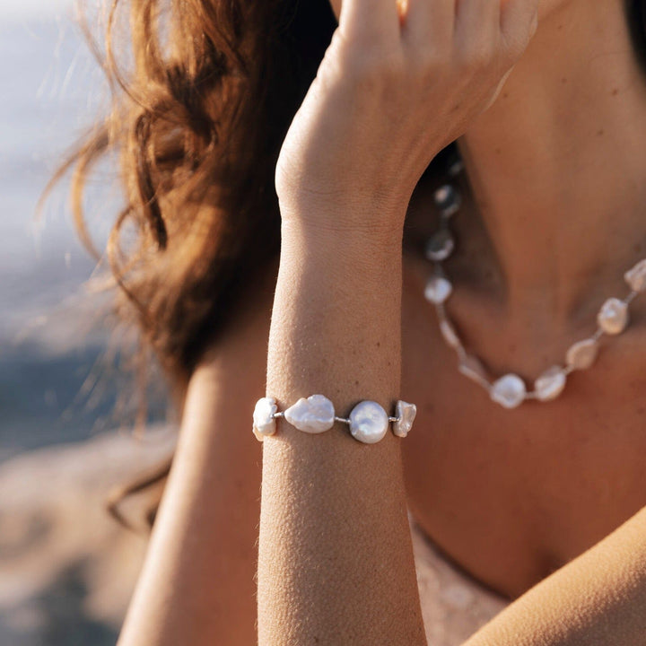 Ikecho Sterling Silver Flat Keshi Freshwater Pearl "Eloise" Bracelet IP163-BSS