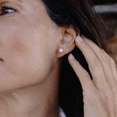 Ikecho Sterling Silver White Round 7-7.5mm Freshwater Pearl "Claire" Stud Earrings