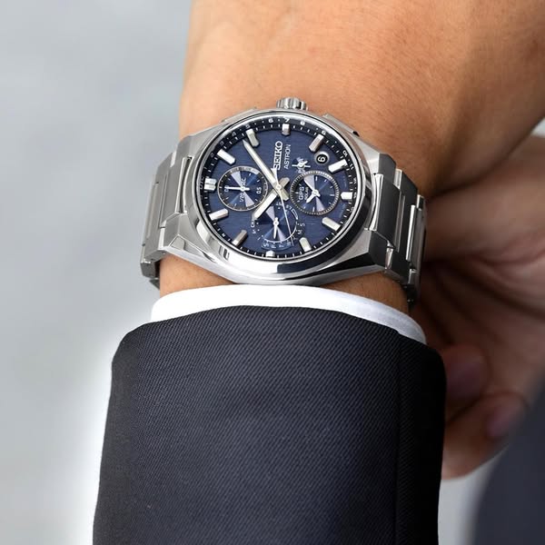 Seiko Astron Dual Time Chronograph SSH175J